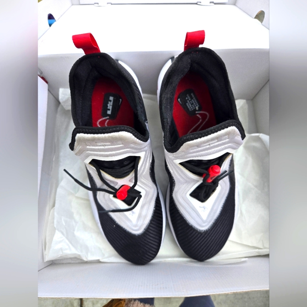 LEBRON SOLDIER XIV Sz 13 Black White University Red  NIB